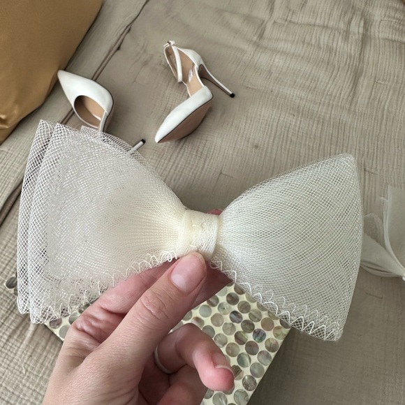 Jimmy Choo Bow Heel - Picture 14 of 16